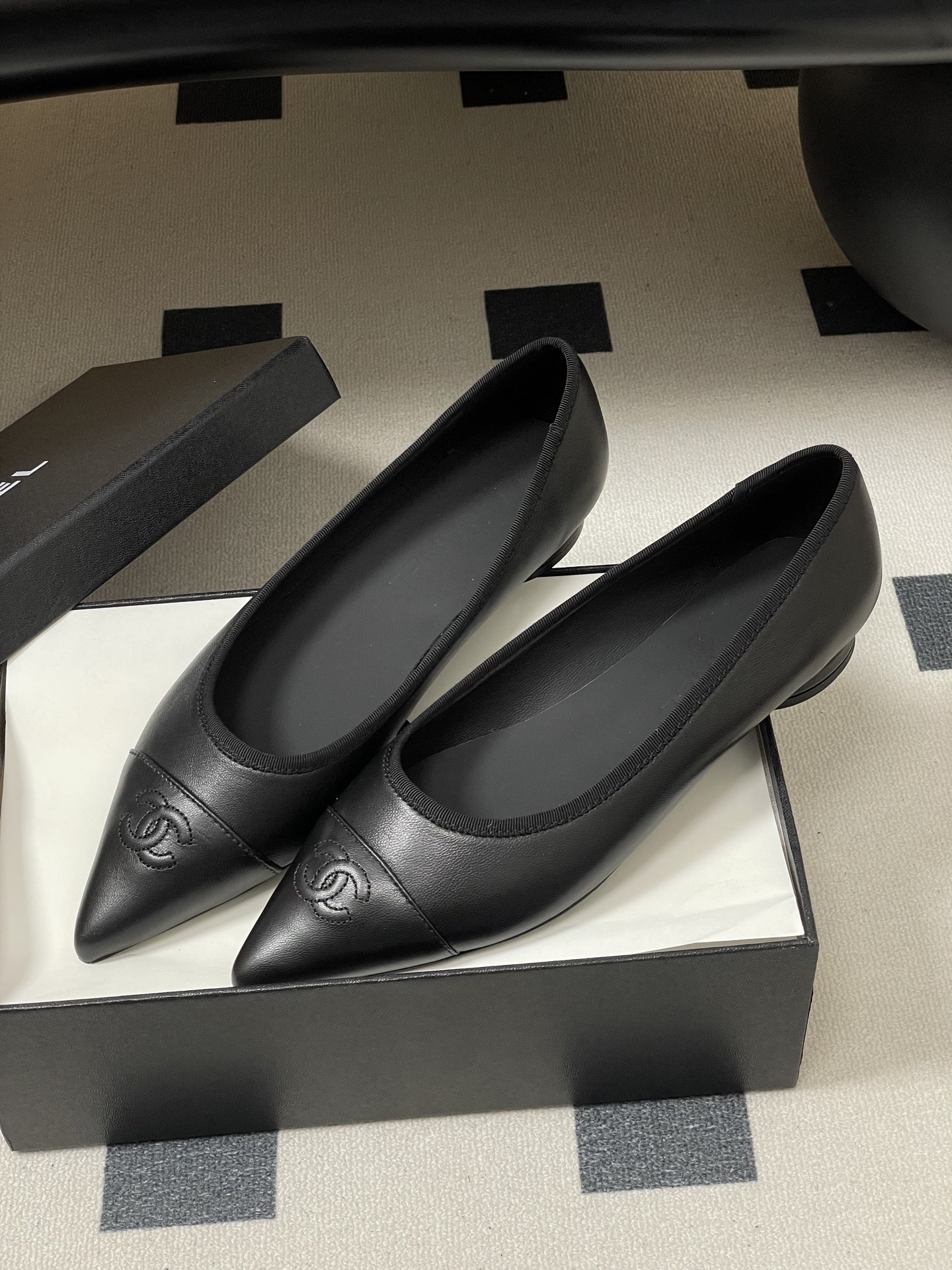 [TOP] CHANEL Flat Shoes - 5 Colors