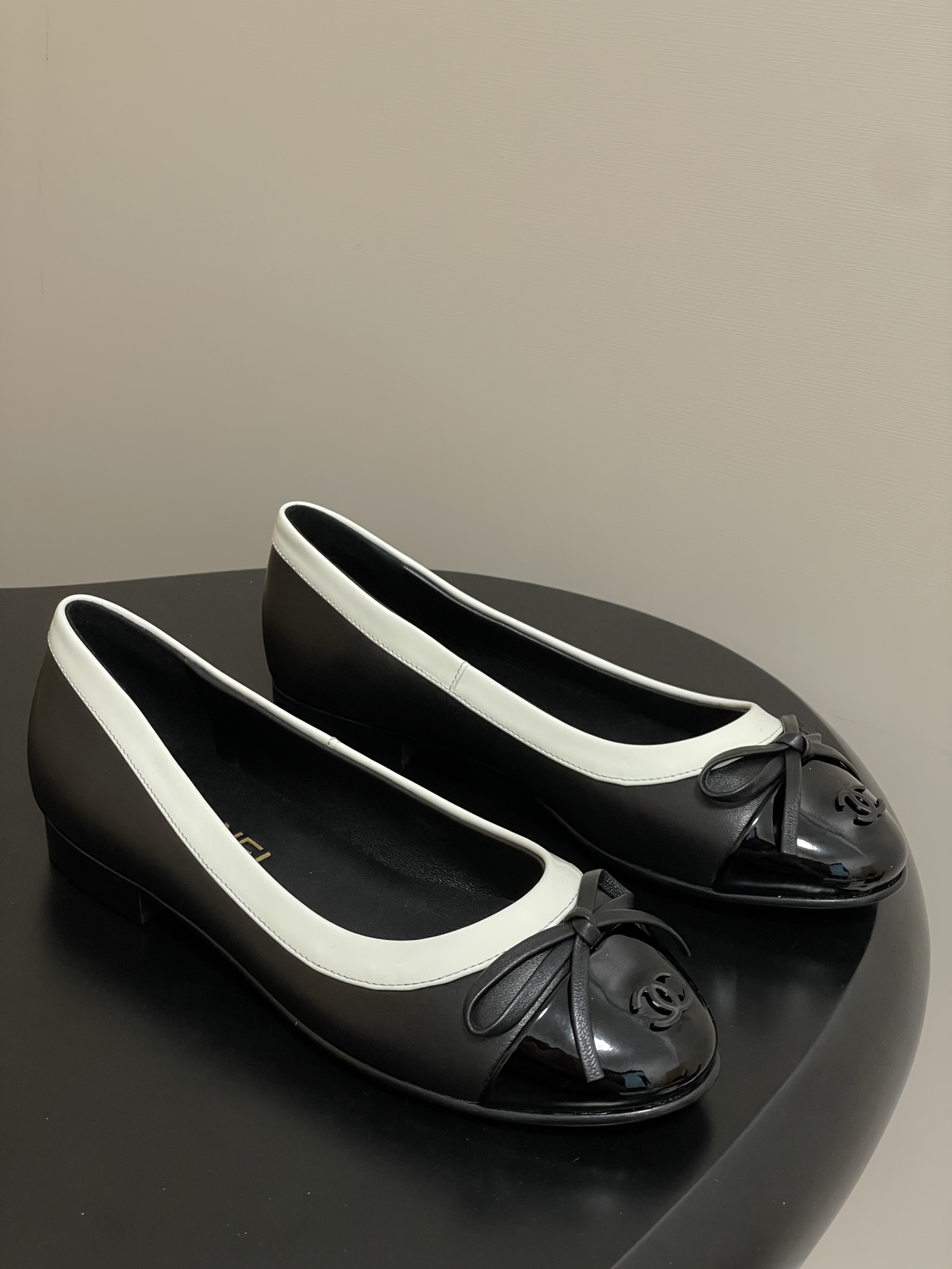 [TOP] CHANEL Flat Shoes - 3 Colors