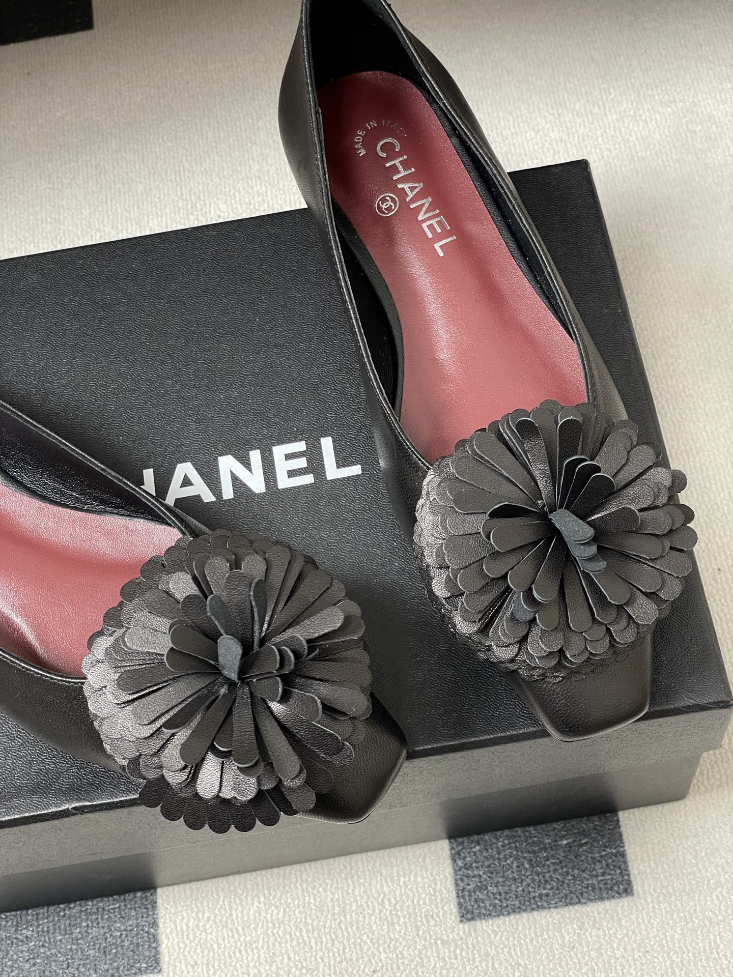 [TOP] CHANEL Flat Shoes - 3 Colors