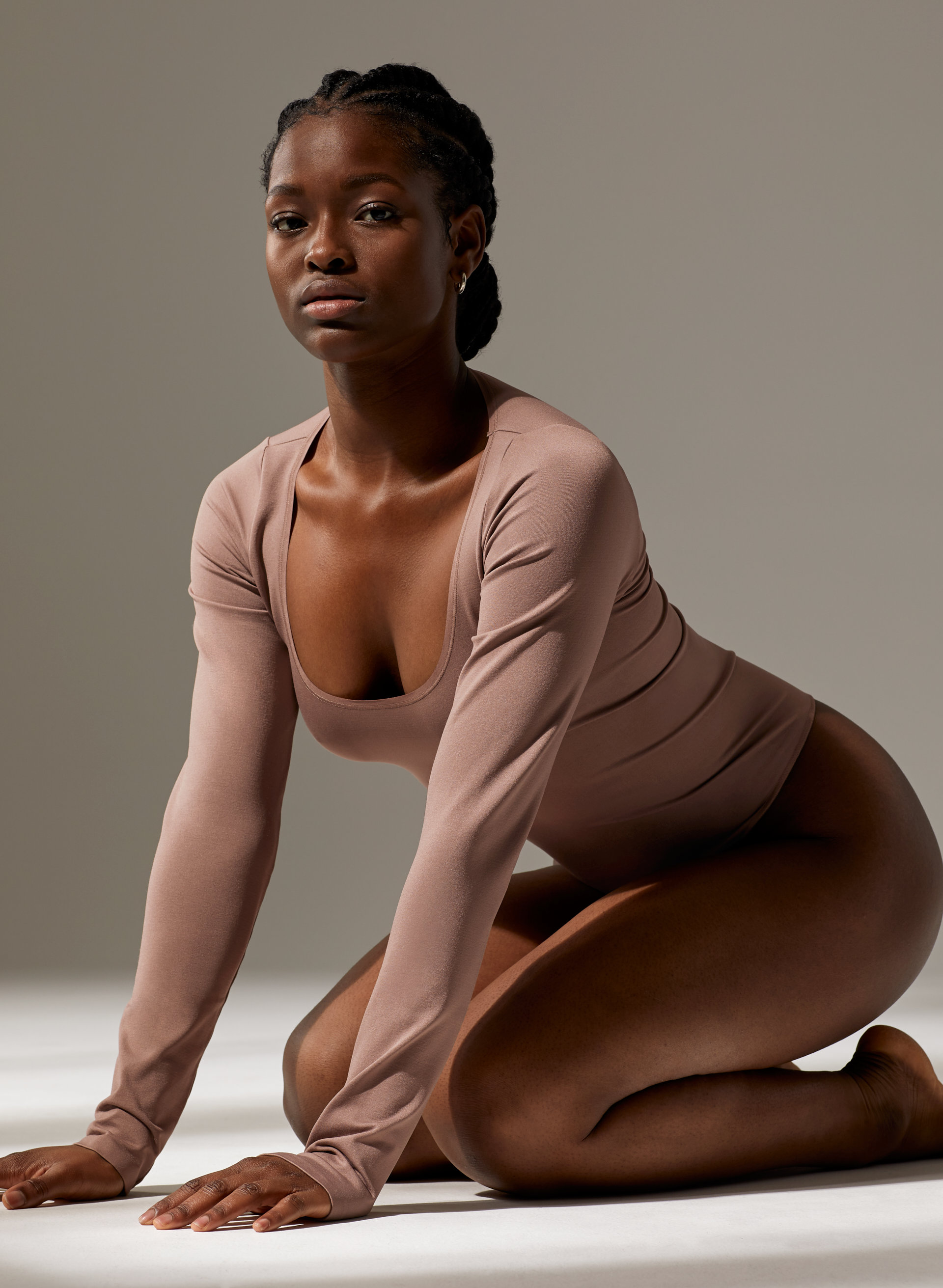 Seamless Contour Scoop Longsleeve Bodysuit