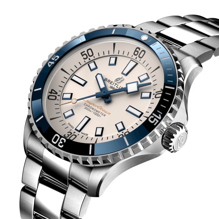 Breitling Superocean Automatic 42 Stainless steel Cream A17375E71G1A1