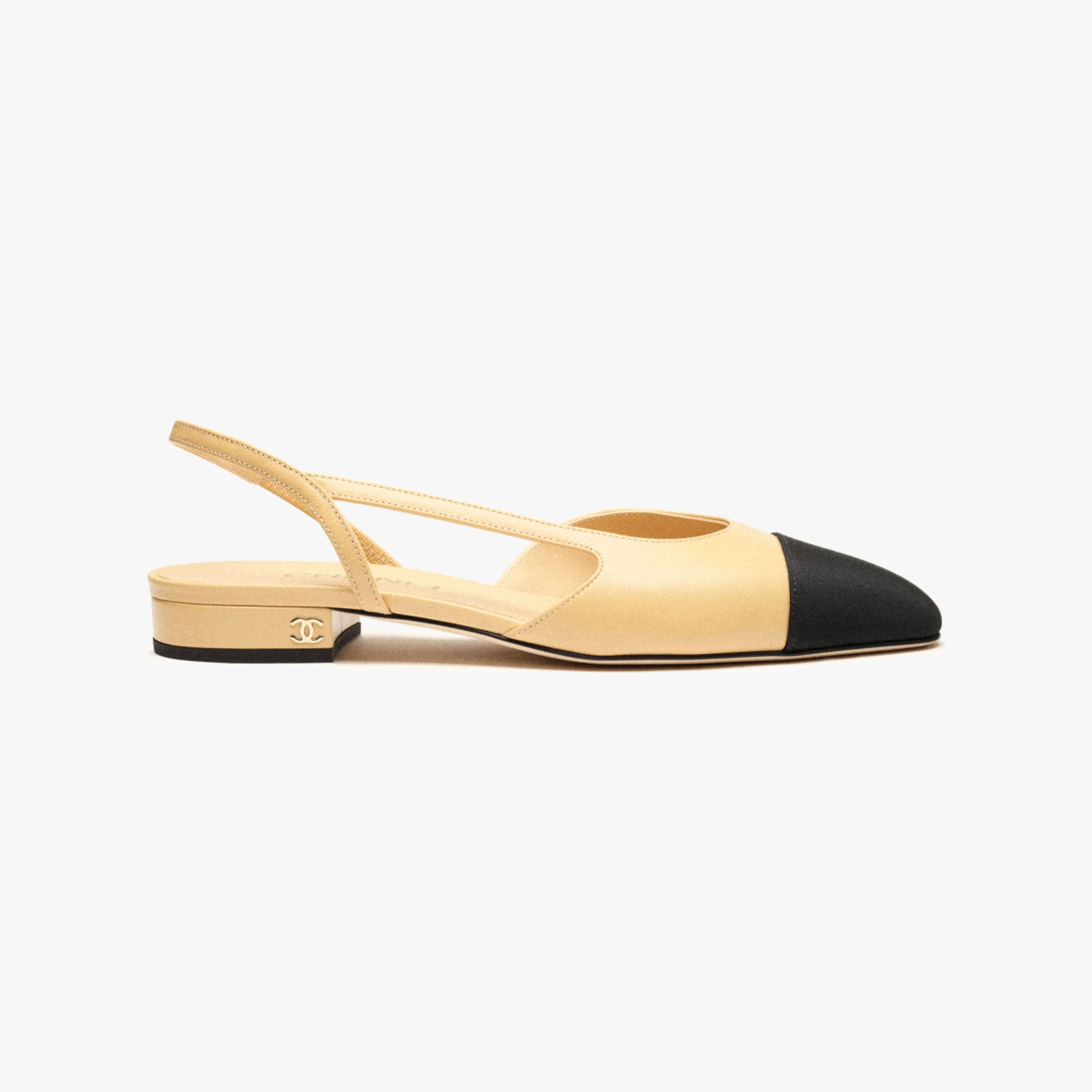 Chanel Black lace up flat shoes Beige and Black