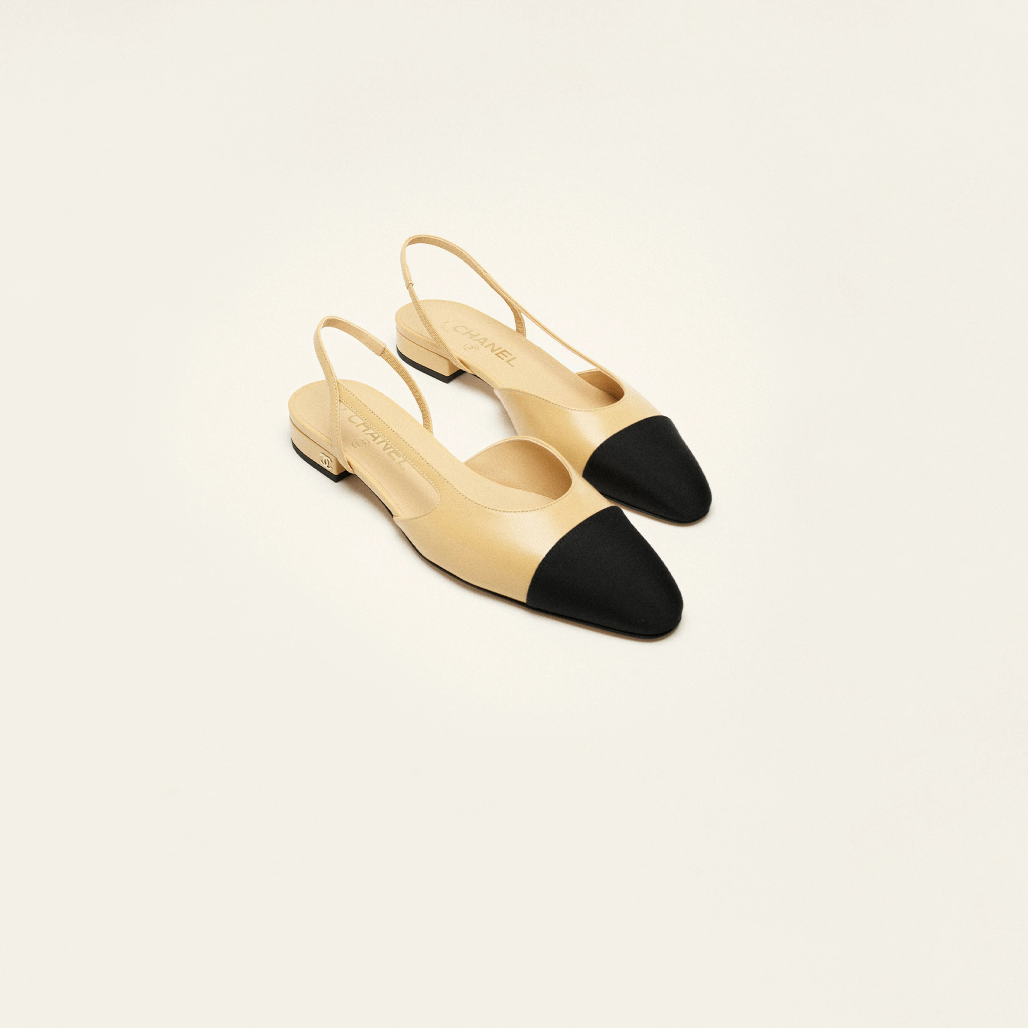 Chanel Black lace up flat shoes Beige and Black