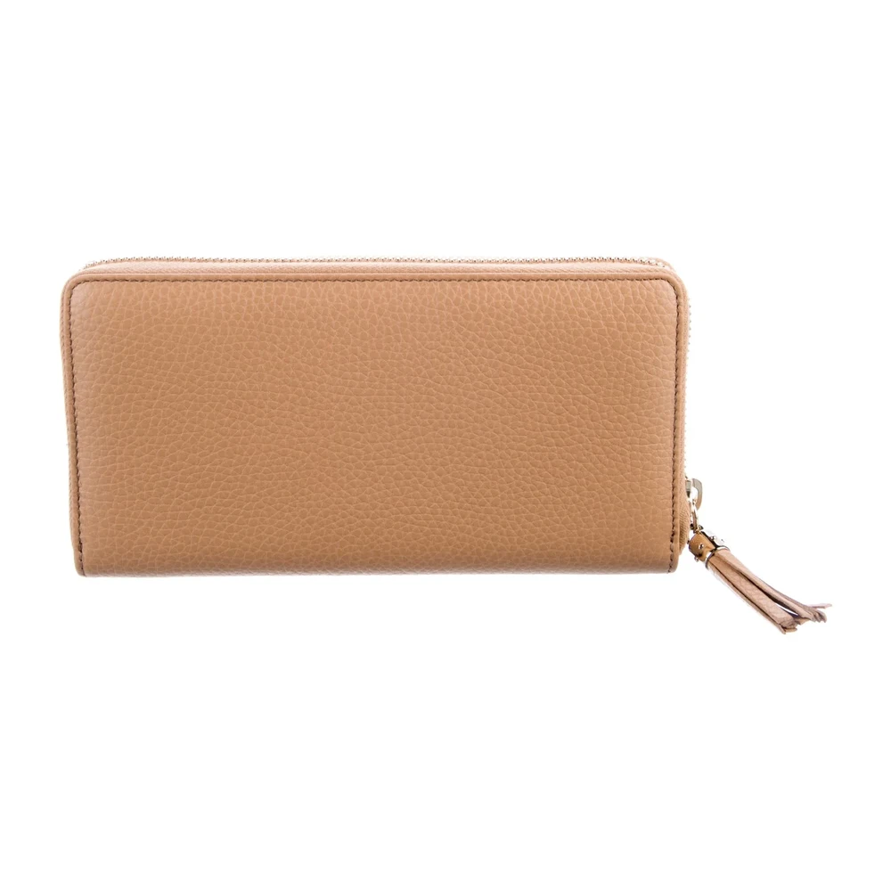 Gucci Medium Interlocking G Logo Continental Wallet Neutrals Grained Calfskin Leather