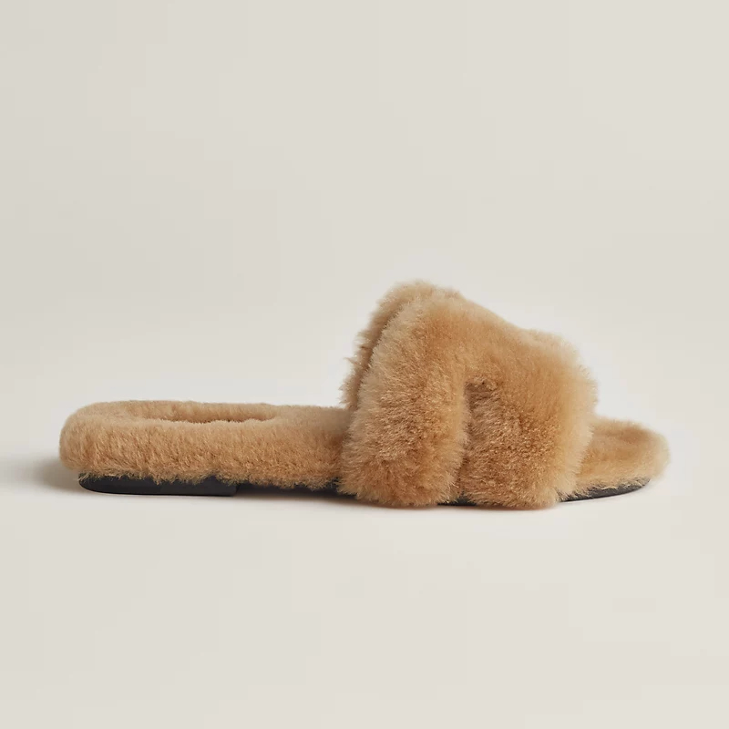 HERMES Oran plush Brown Slippers