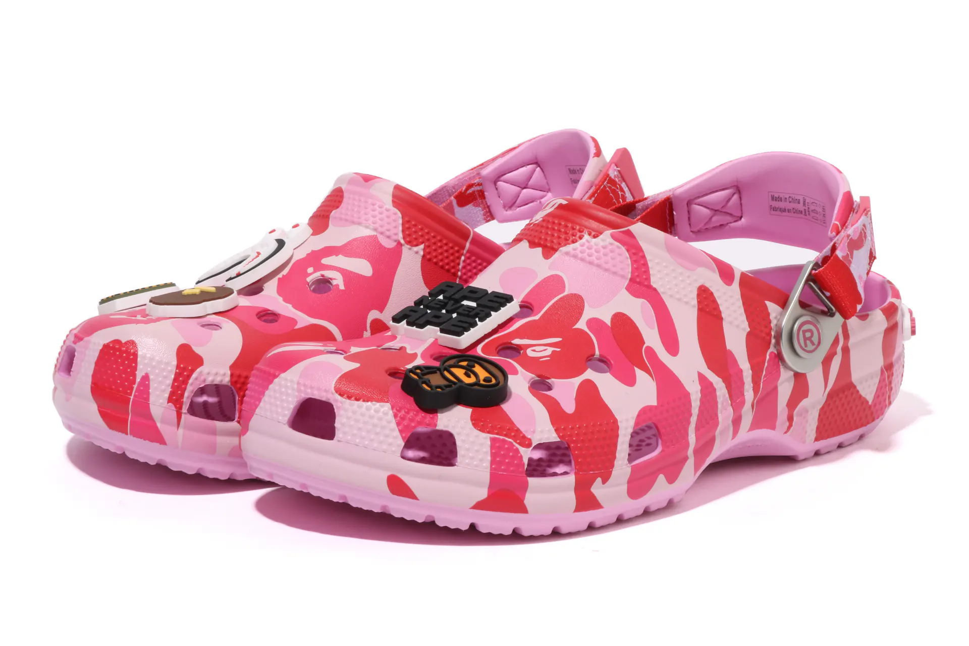 A BATHING APE®︎ × Crocs