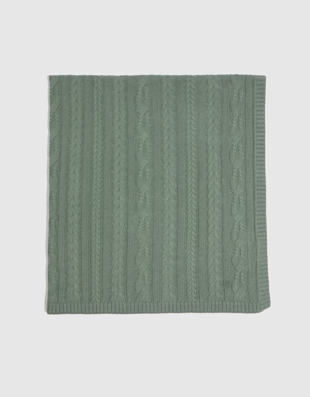 Country Road Cable Knit Blanket