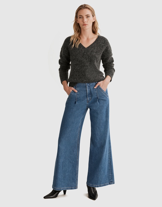 Country Road V-neck Fluffy Pullover