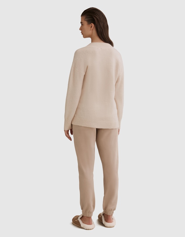 Country Road V-neck Fluffy Pullover