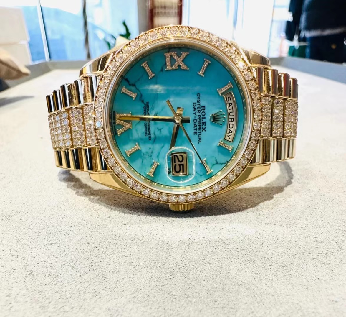 rol€x Day-Date 36 Blue Ombre Diamond Dial Yellow Gold President Automatic Watch 128348rbr-0038