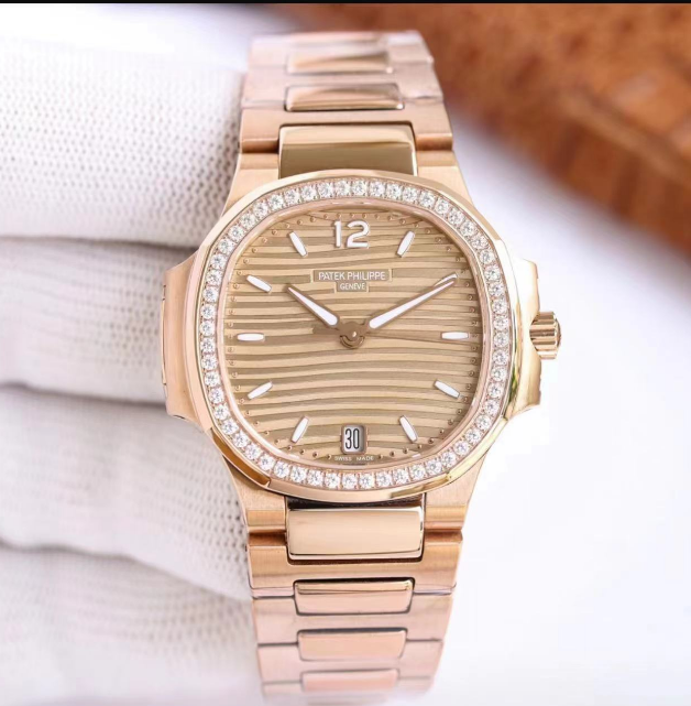 PAT€K PHIL!PPE Nautilus Women's Watch 7010/1r-012