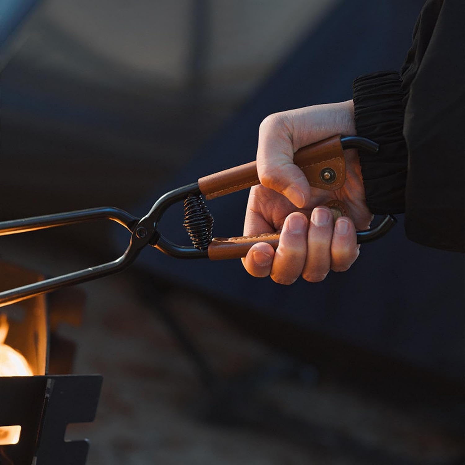 Charcoal Clip for Grilling, Portable Campfire Tongs, Charcoal Cherry Picker Tool, Thick and Campfire Clip, Non-Slip Charcoal Tongs, Easy-to-use Barbecue Tool Heat-Resistant Cooking Clip/120