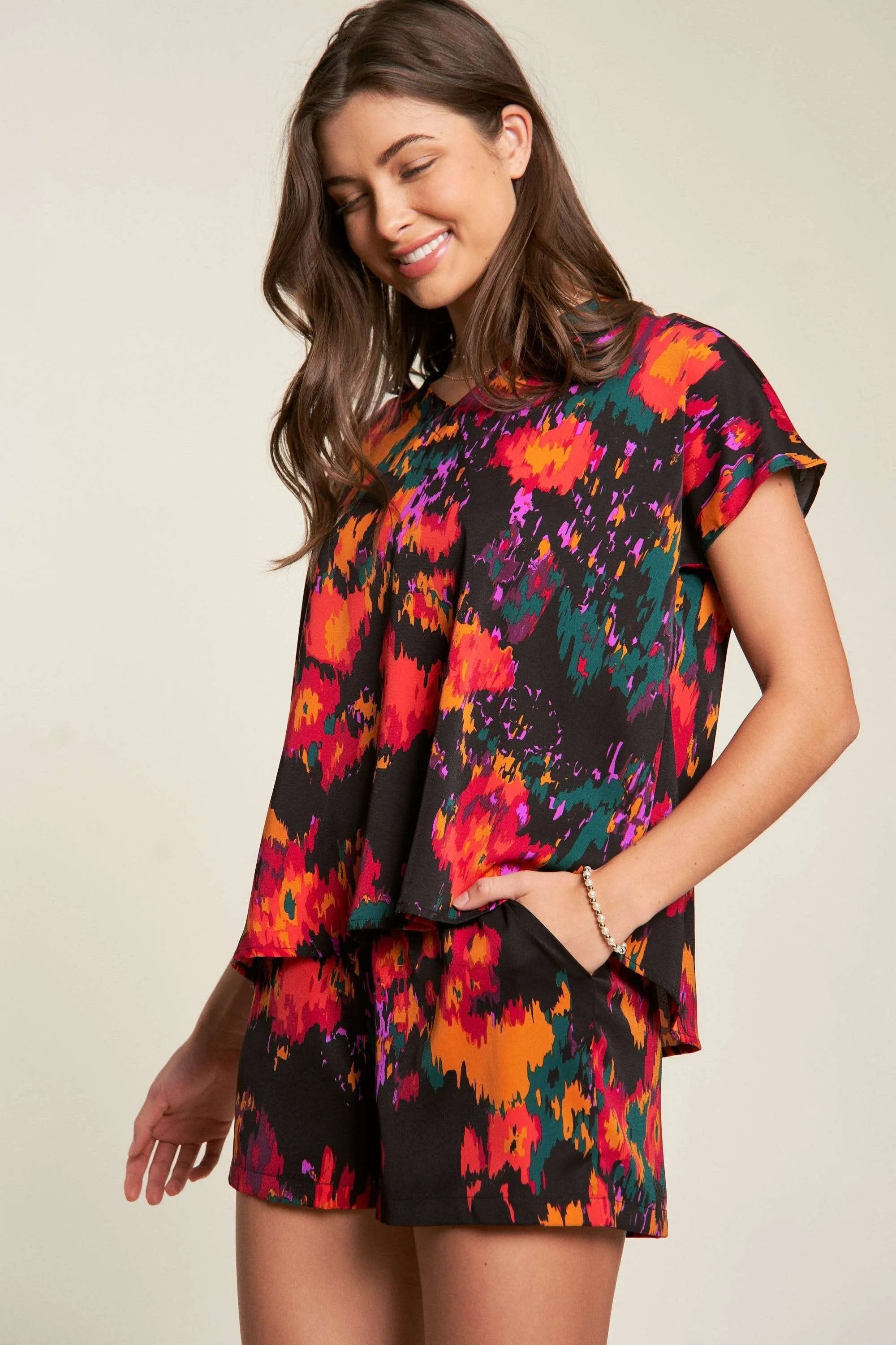 Davi & Dani Printed V Neck Short Sleeve Top and Shorts Set