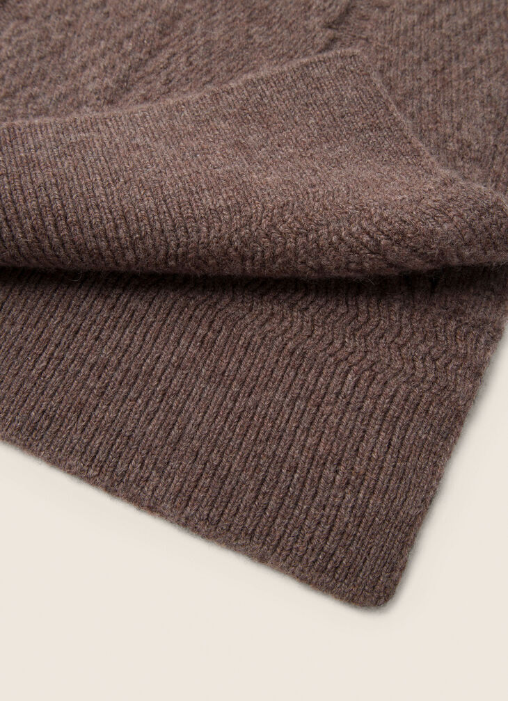 Chunky knit scarf