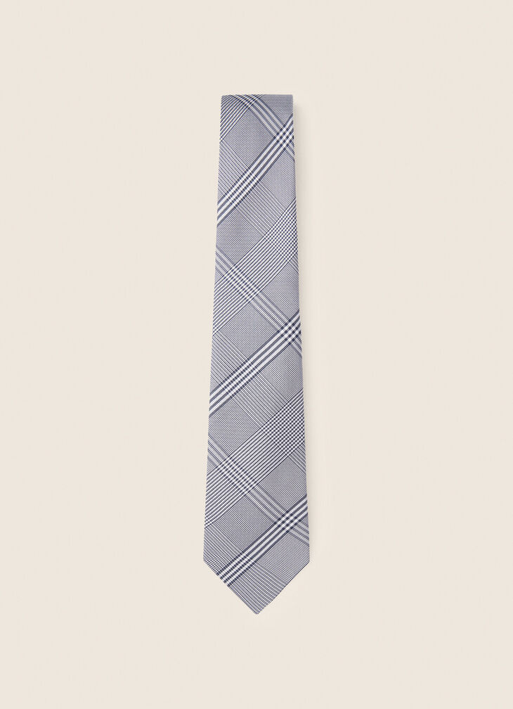 Patterned tie