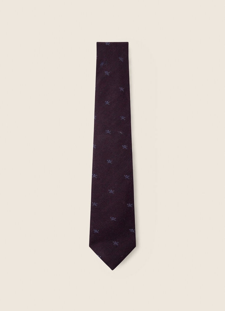 Patterned tie