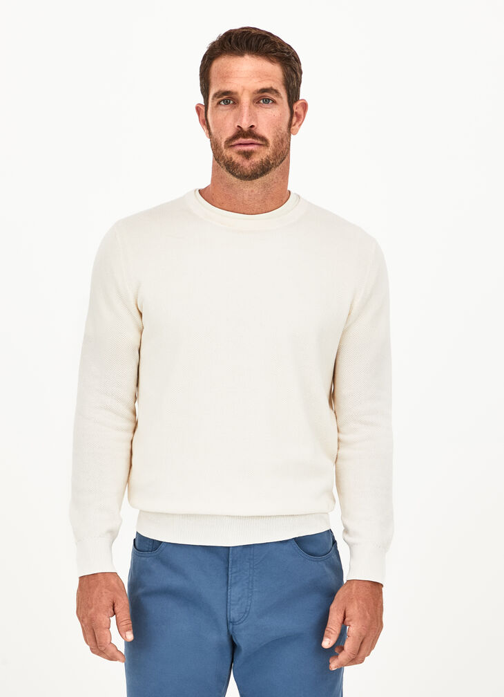 Round collar basic jumper