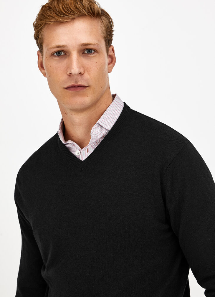 Wool blend V-neck jumper