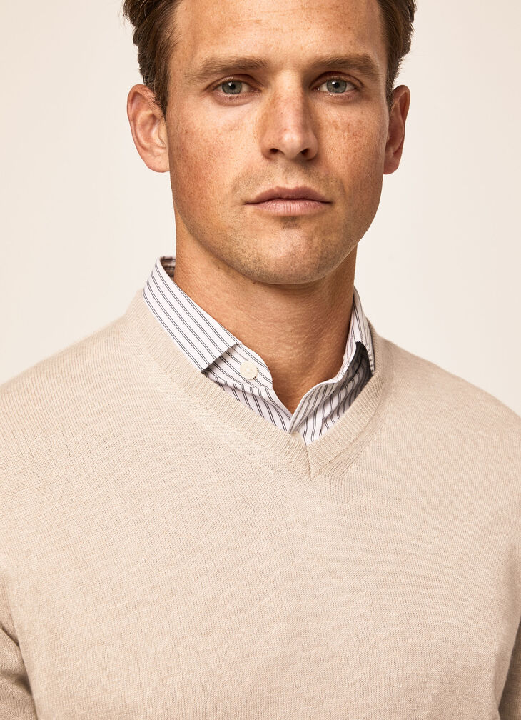 Wool blend V-neck jumper