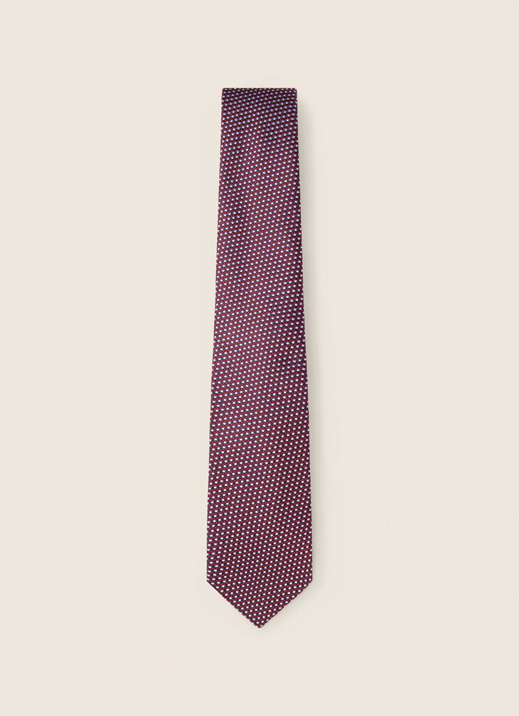 Patterned tie