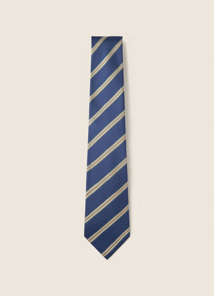Patterned tie
