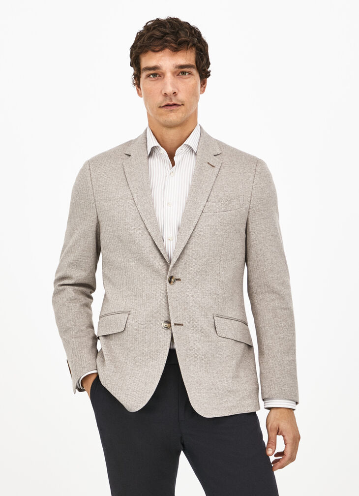 Buttoned knitted blazer