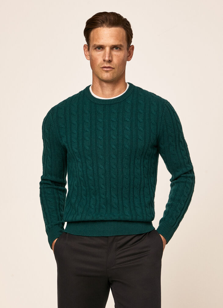 Cable knit jumper