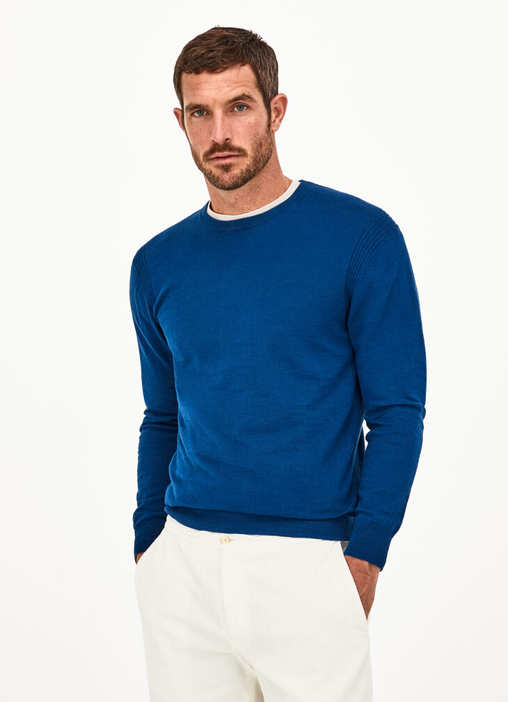 Round collar basic jumper