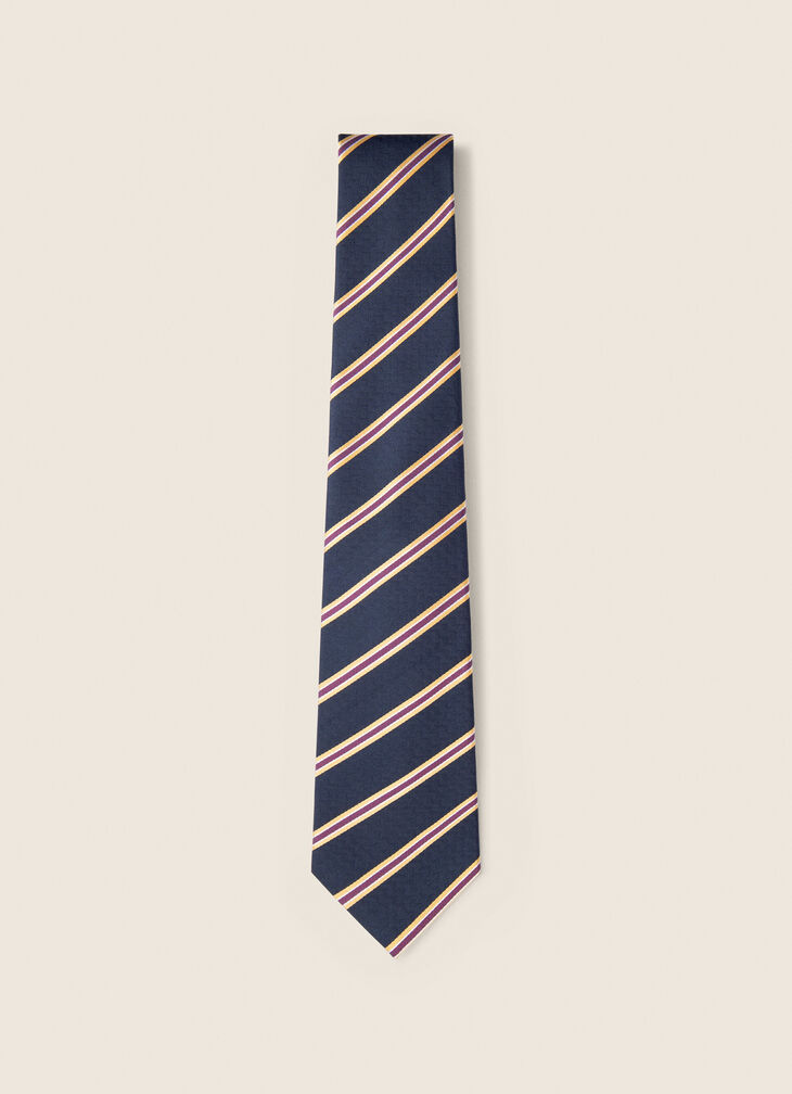 Patterned tie
