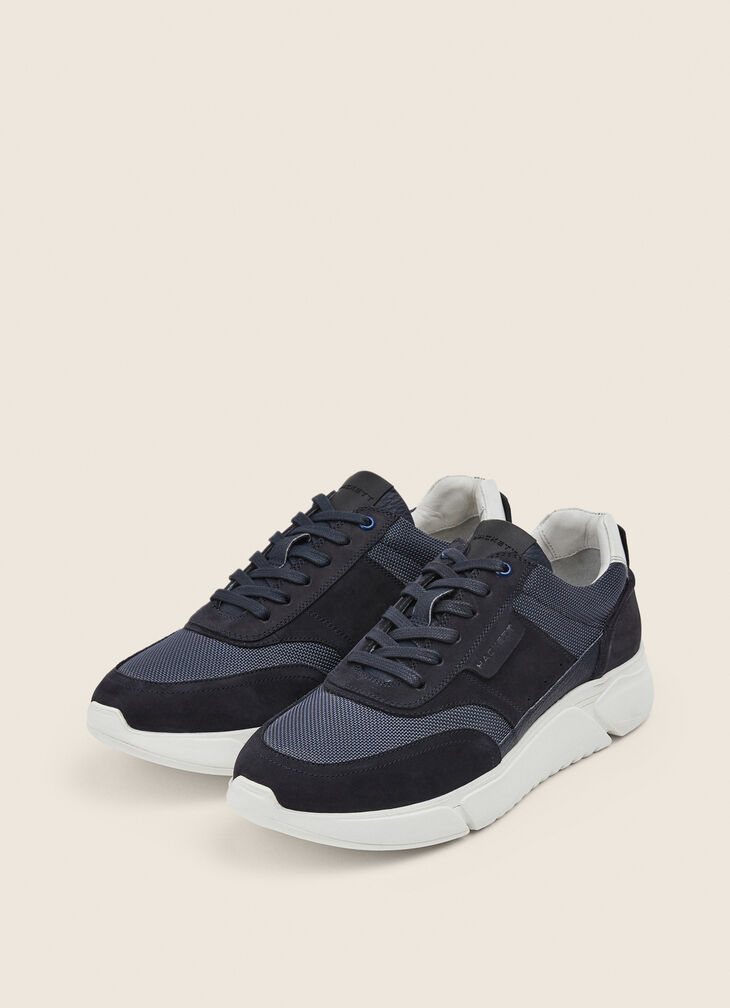 Chunky sneakers