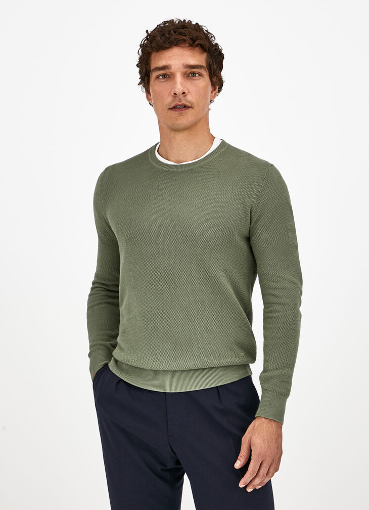 Round collar basic jumper
