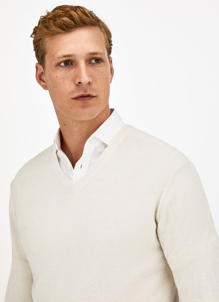 Textured V-neck jumper
