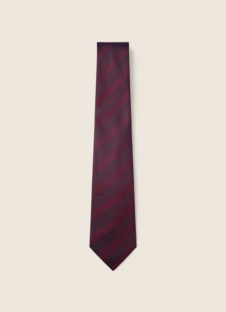 Patterned tie