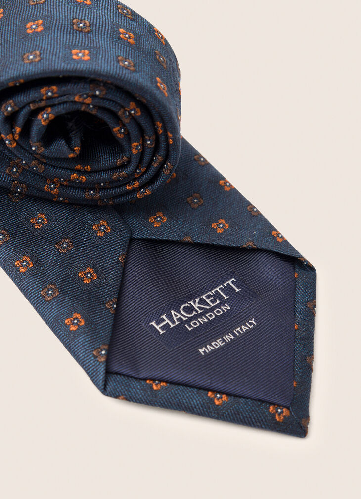 Patterned tie