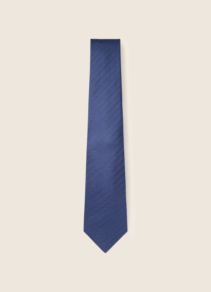Patterned tie