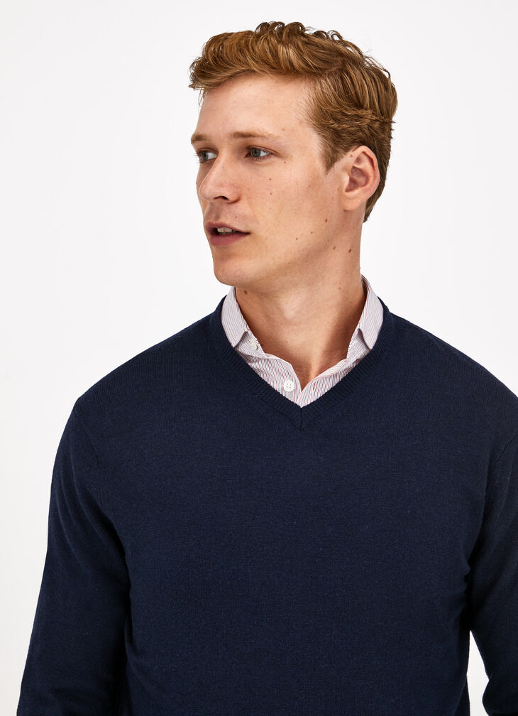 Wool blend V-neck jumper