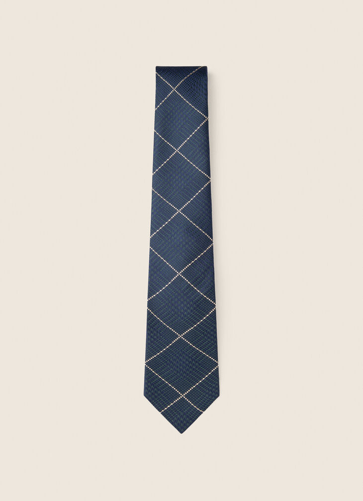 Patterned tie