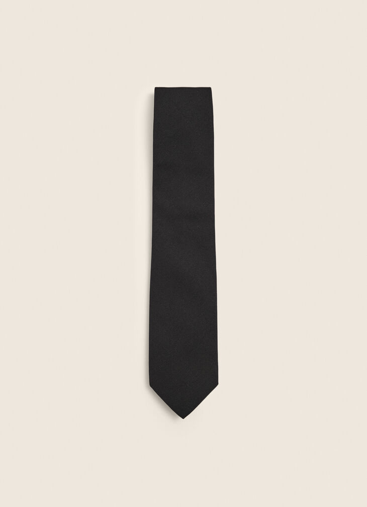 Silk plain tie