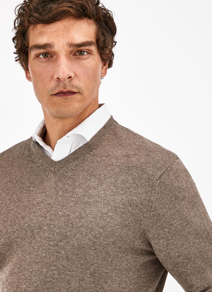 Wool blend V-neck jumper