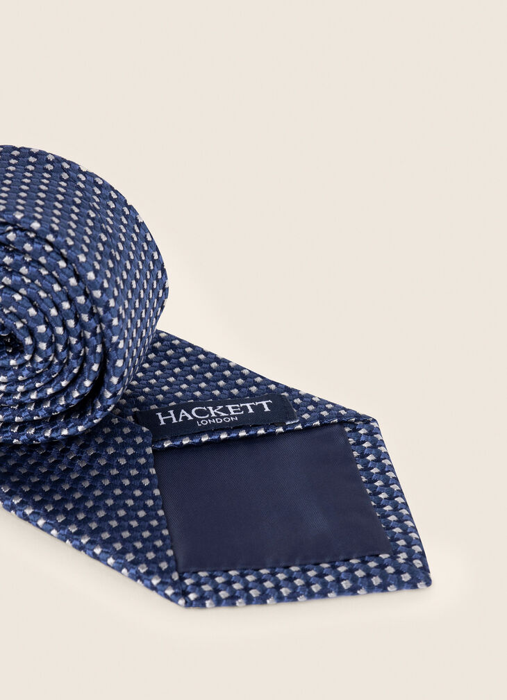 Patterned tie