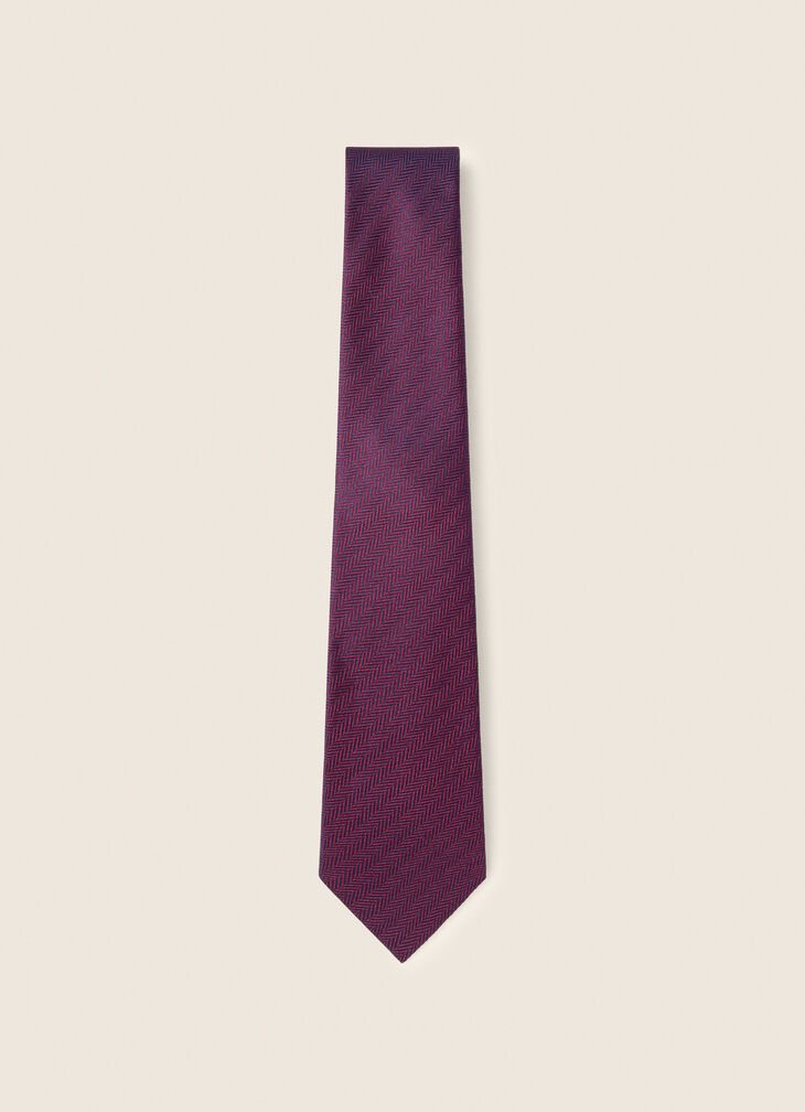 Patterned tie