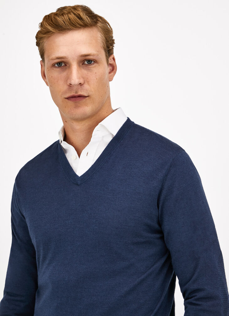 Merino wool silk V-neck jumper