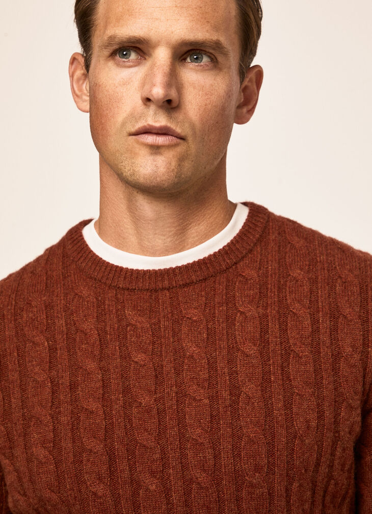 Cable knit jumper