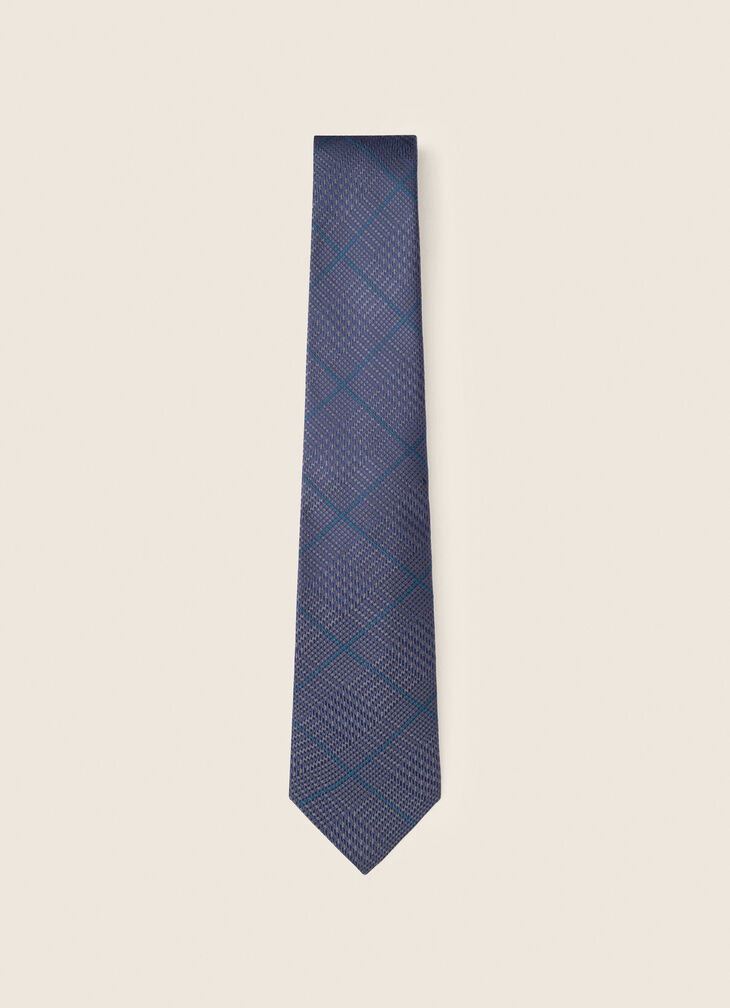 Patterned tie
