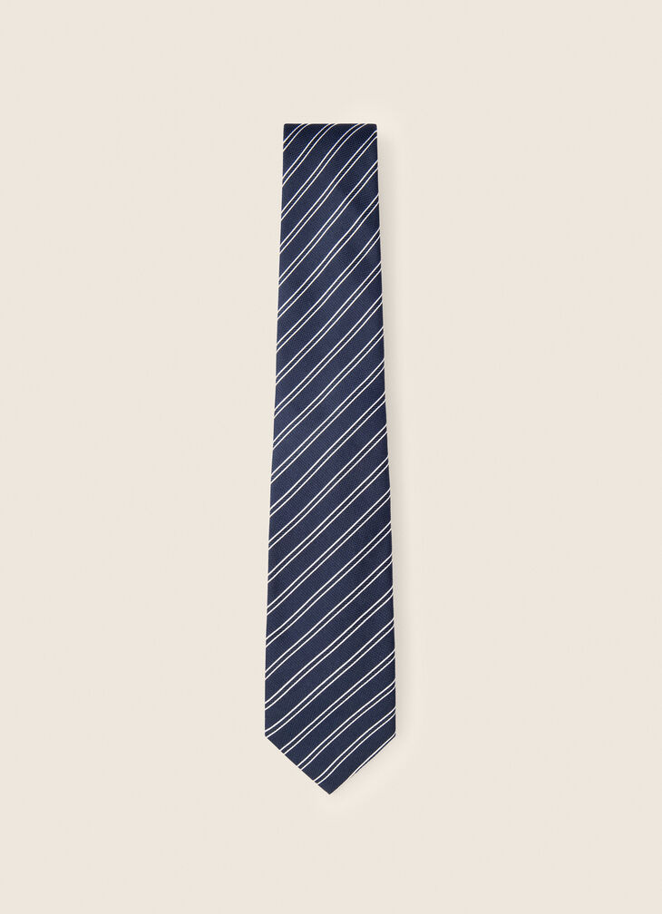 Patterned tie