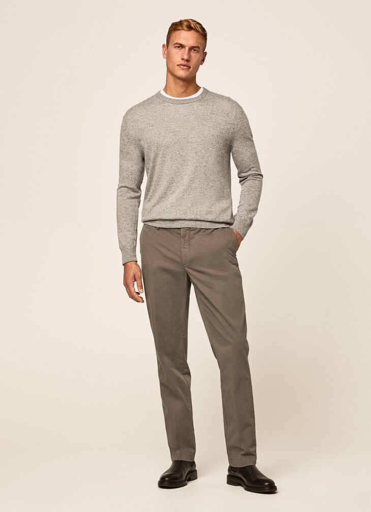 Basic chino trousers