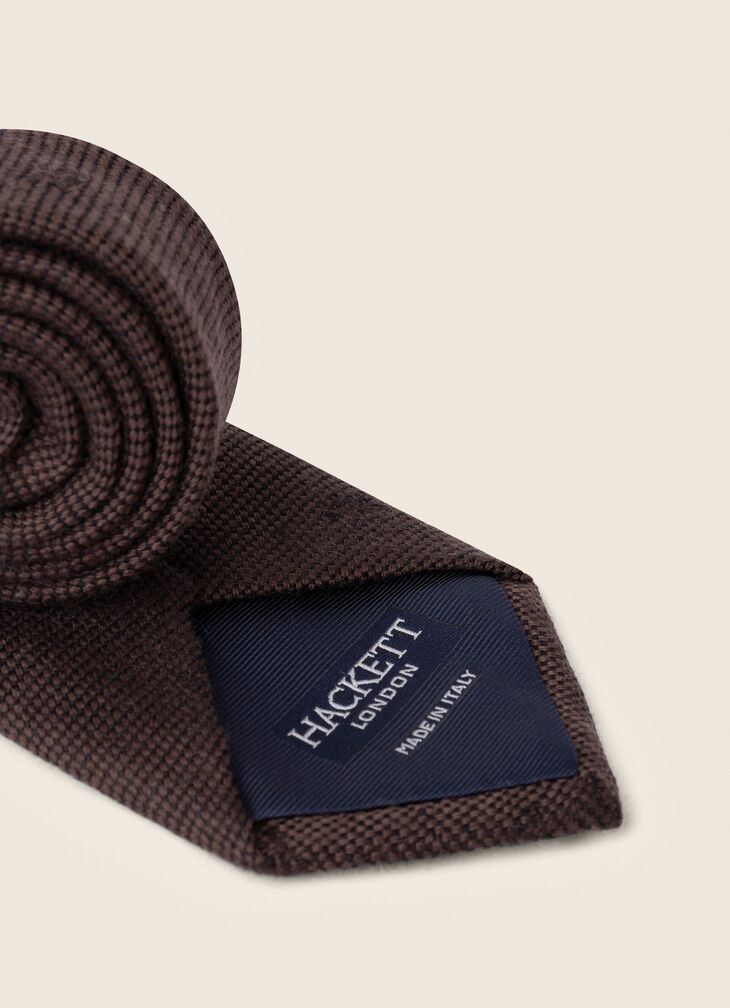 Patterned tie