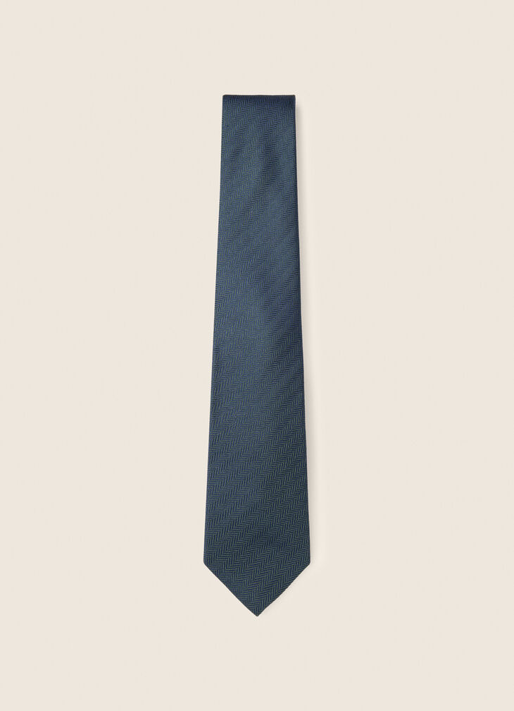 Patterned tie