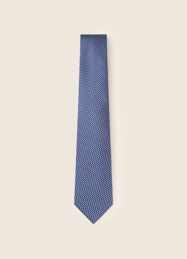Patterned tie