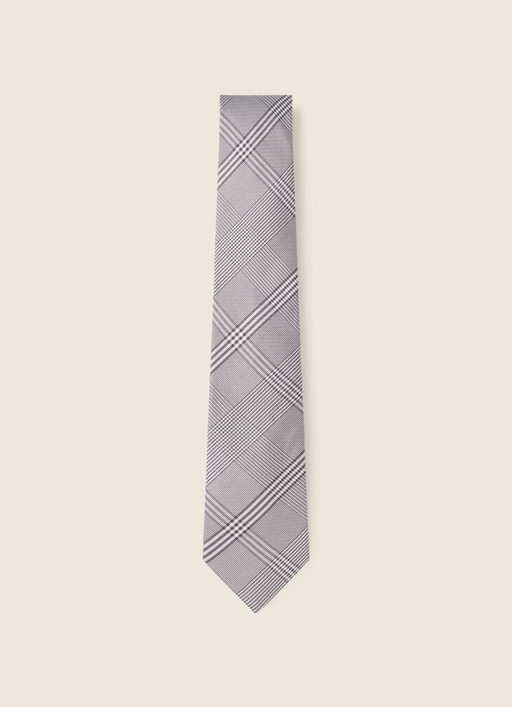 Patterned tie